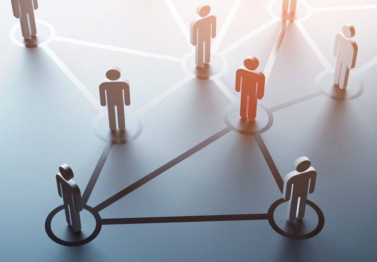 Piktogramme, die Menschen verkörpern bilden ein Netzwerk. 