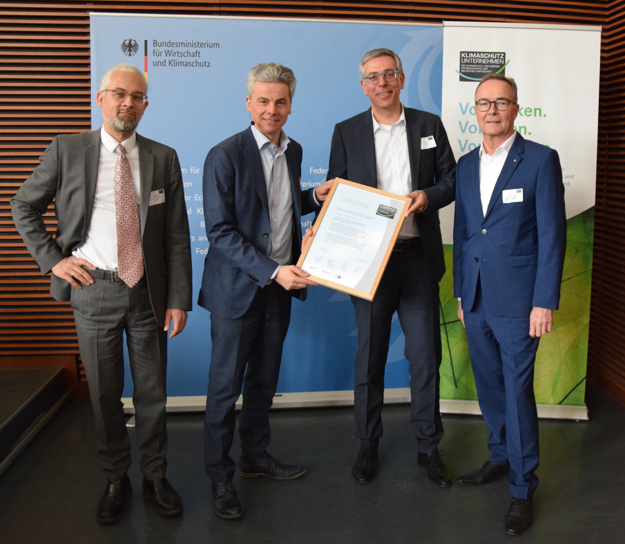 Auszeichnung-Klimaschutz-Unternehmen_allsafe.jpg Auszeichnung-Klimaschutz-Unternehmen_allsafe.jpg