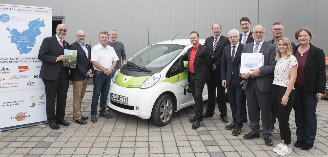 NEWS-IMAGE_Umweltpakt-Urkunden%C3%BCbergabe-EnEffNetz-Handwerk-LK-SLS.jpg NEWS-IMAGE_Umweltpakt-Urkunden%C3%BCbergabe-EnEffNetz-Handwerk-LK-SLS.jpg