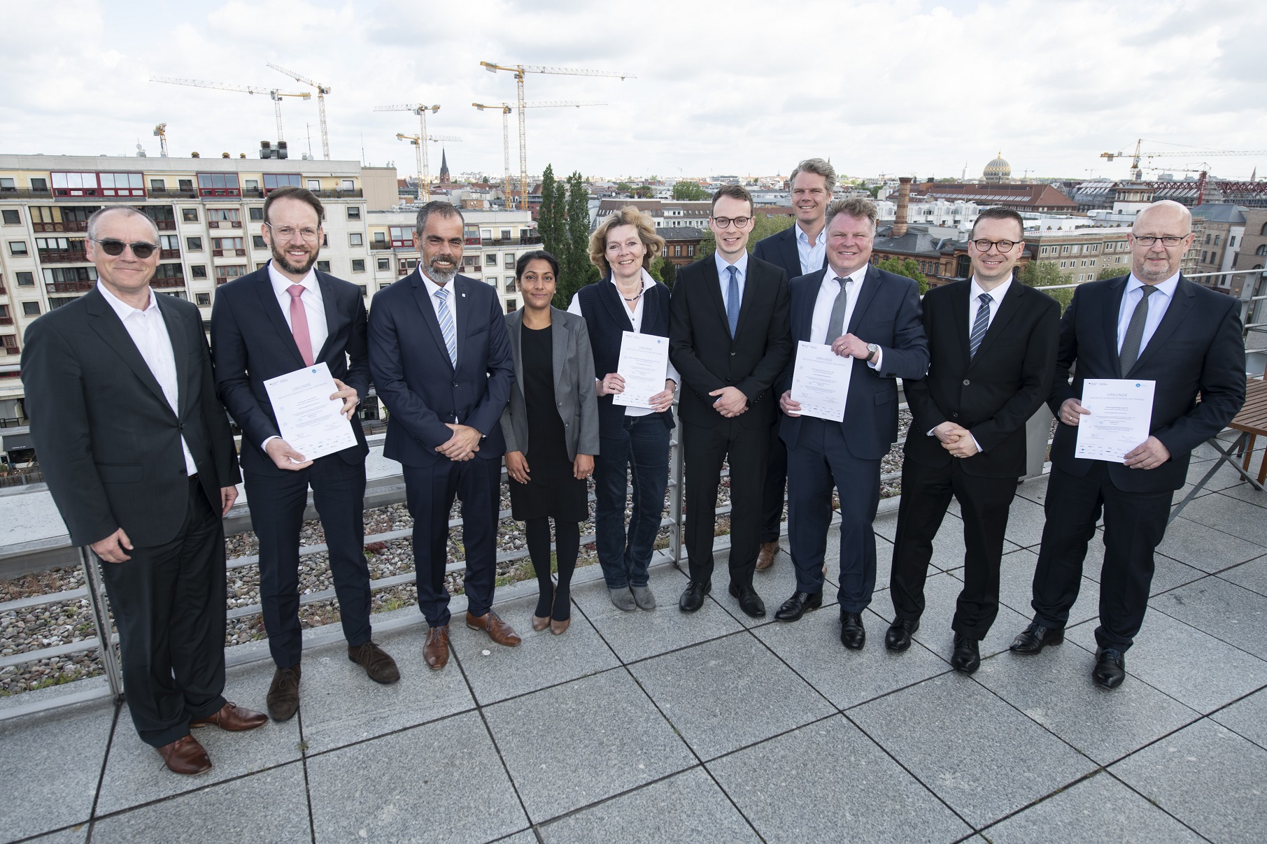 RTG-H%C3%A4ndlernetzwerk_marco_urban-k.jpg RTG-H%C3%A4ndlernetzwerk_marco_urban-k.jpg